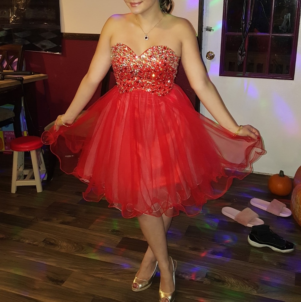 RED & GOLD BEAUTIFUL HOCO DRESS ❤✨